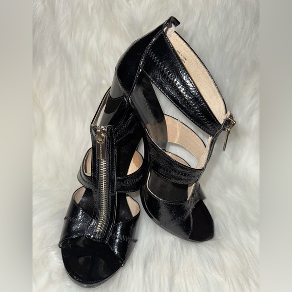 MICHAEL Michael Kors Black Heels with Side Zipper - Picture 7 of 11